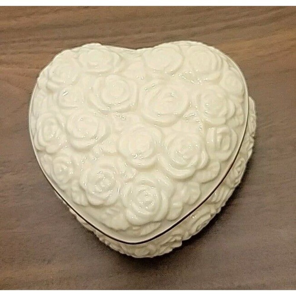 Lenox Heart Shaped Ivory Rose Trinket Dish Gold Rim EUC Decor Display Love